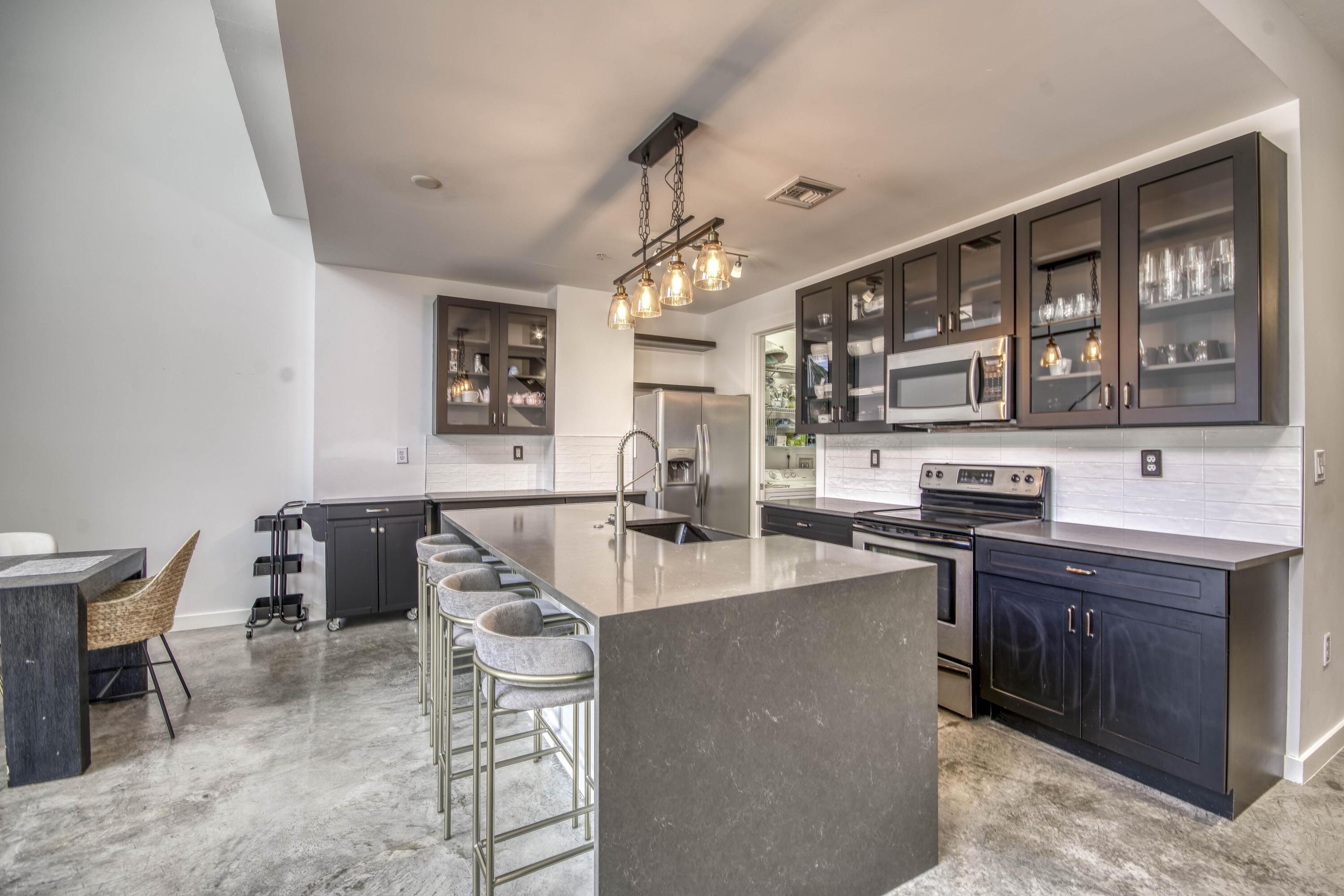 Lake Ave, Lake Worth, FL 33460
