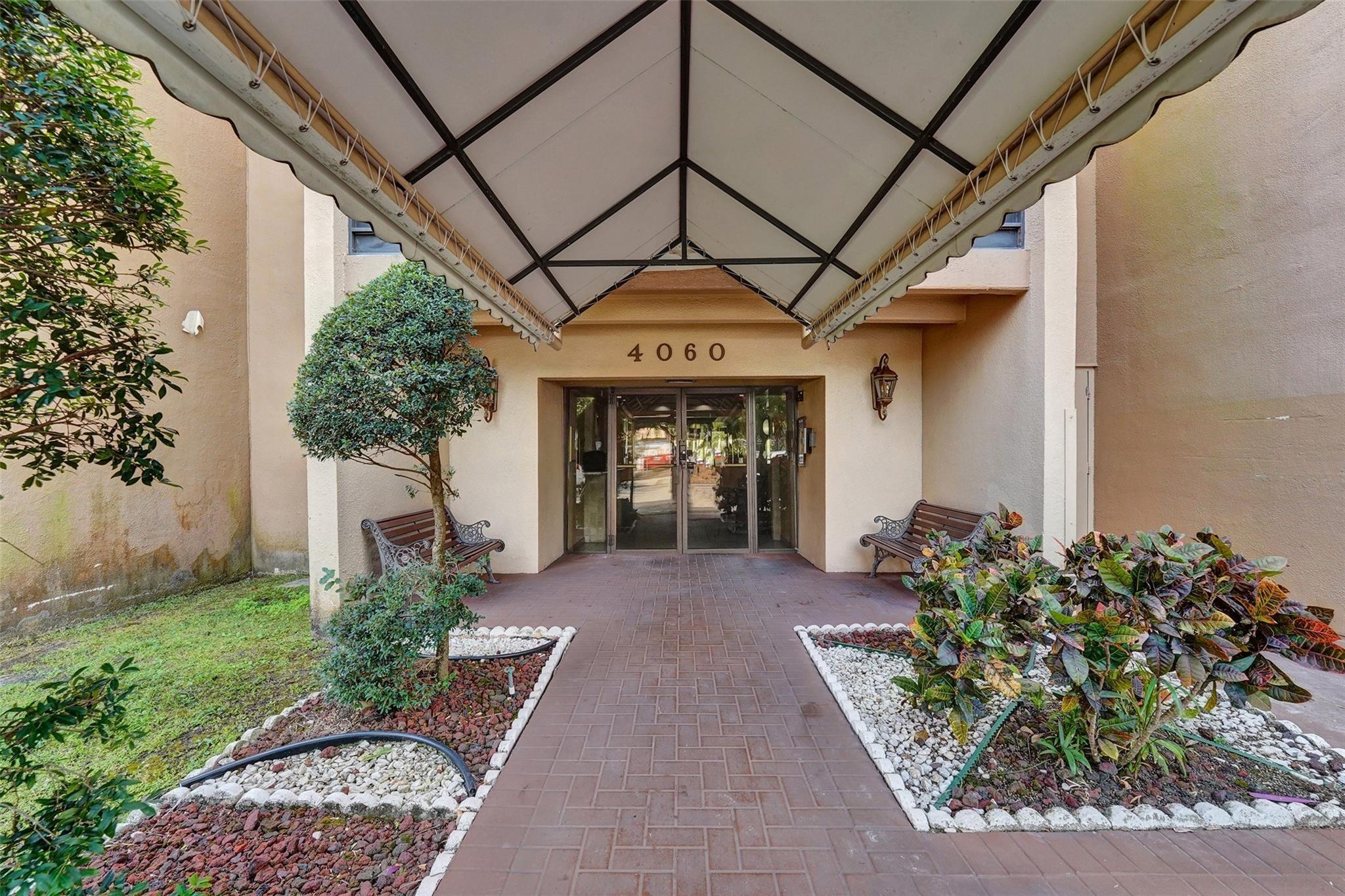 N Hills Dr, Hollywood, FL 33021