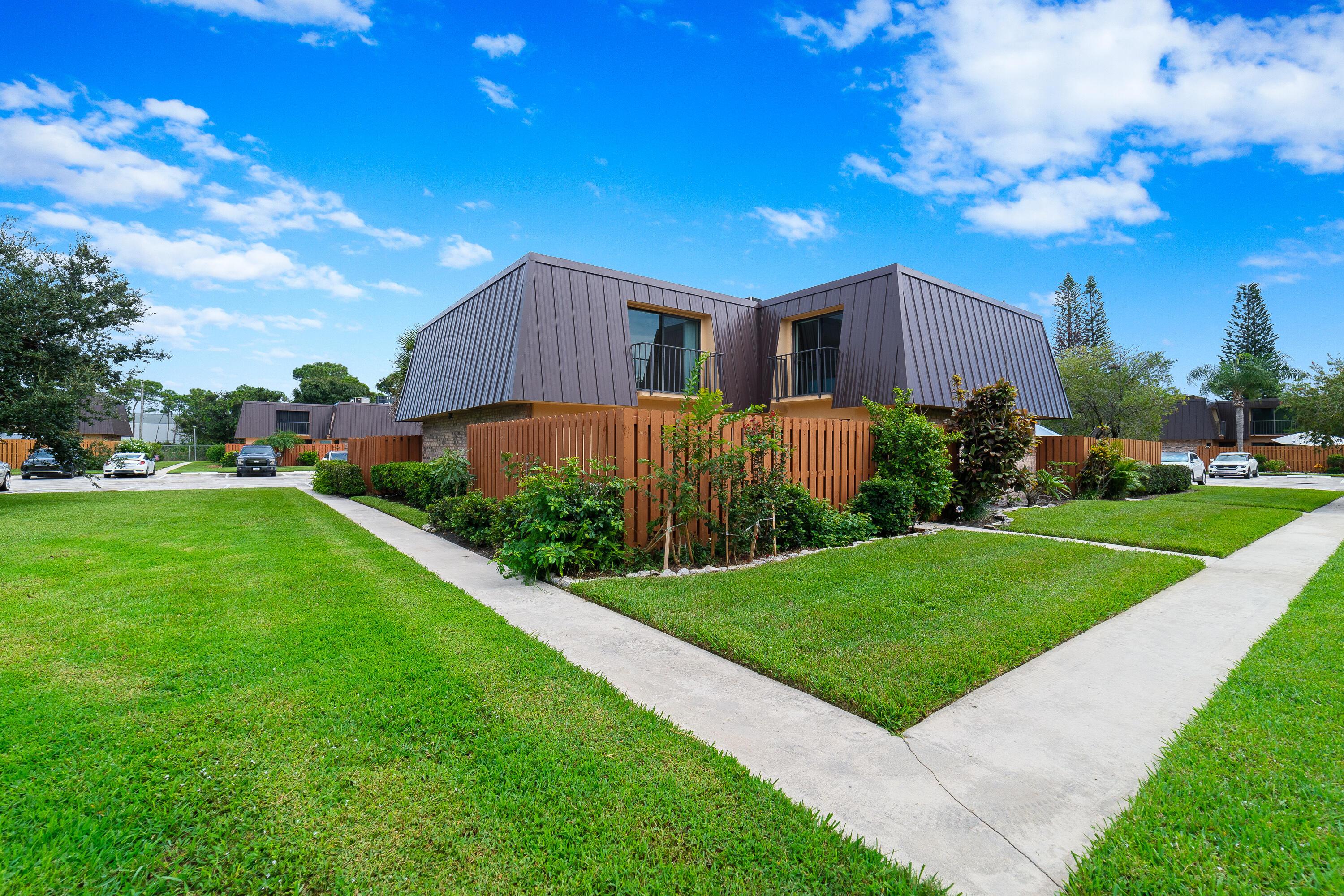 Se Windsong Ln, Stuart, FL 34997