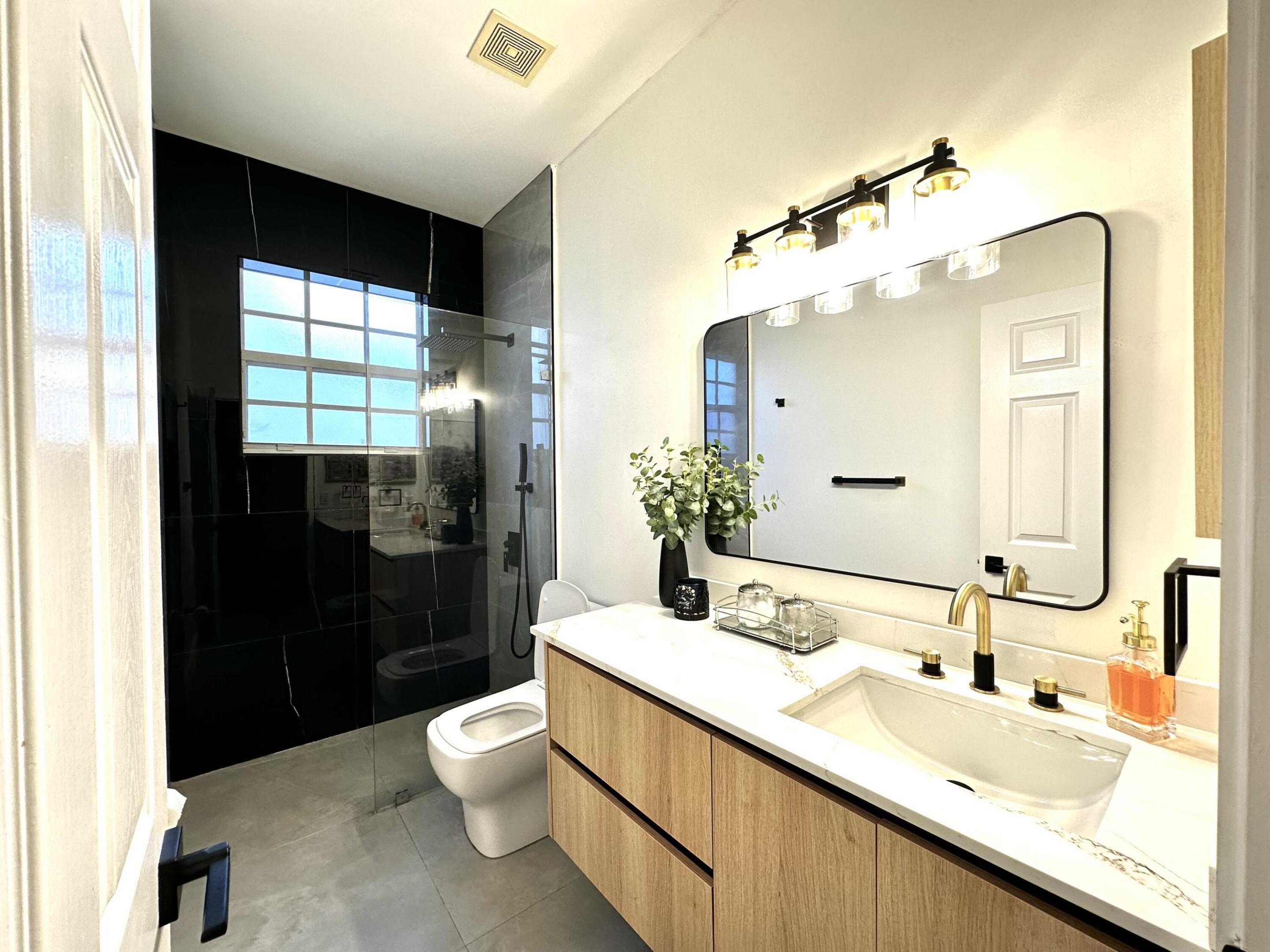 Nw 11th St, Pembroke Pines, FL 33028