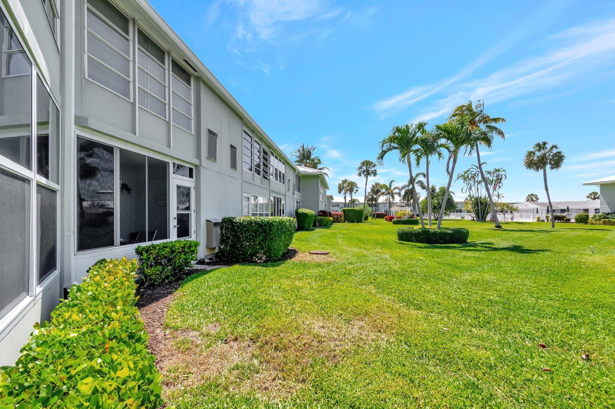 N Ocean Blvd, Ocean Ridge, FL 33435