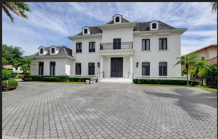 Valencia Dr, Boca Raton, FL 33433