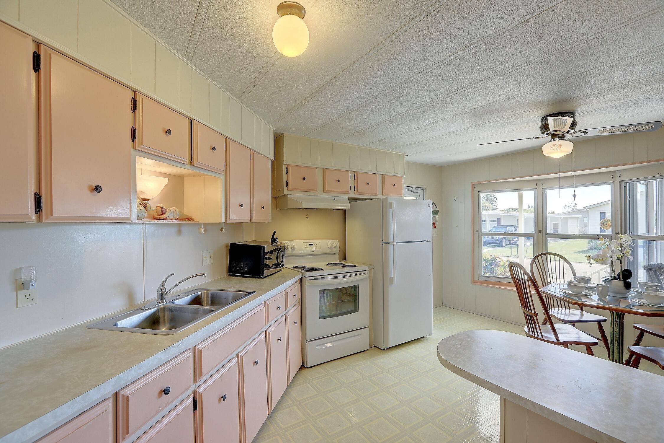 Oriole Cir, Sebastian, FL 32976