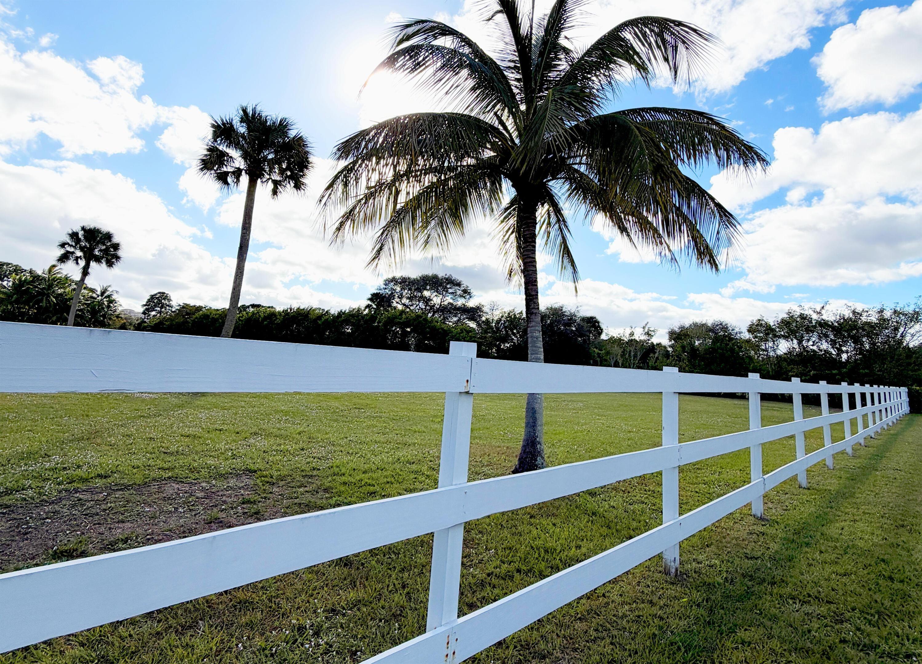 Lillian Ave, Palm Beach Gardens, FL 33418