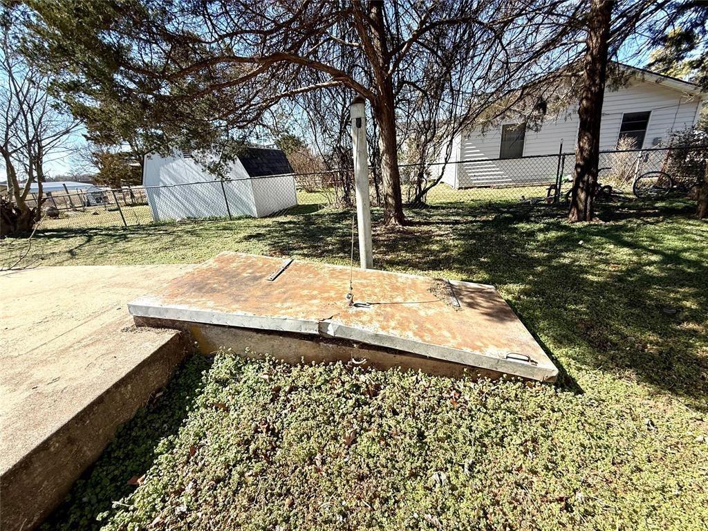E Green St, Meeker, OK 74855