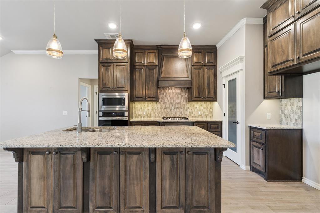 Ne 33rd Ter, Moore, OK 73160