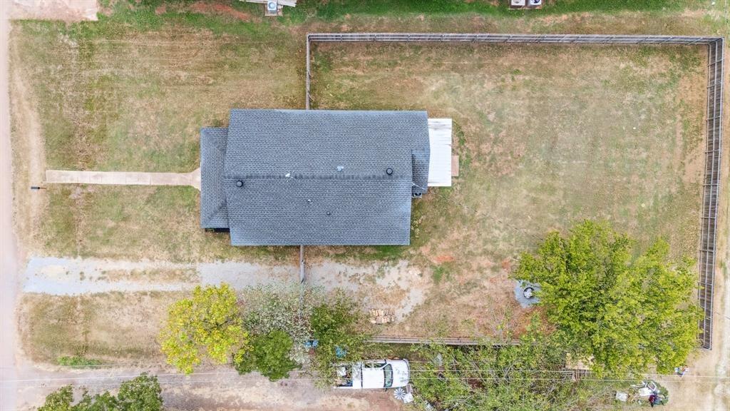 Ash St, Wellston, OK 74881