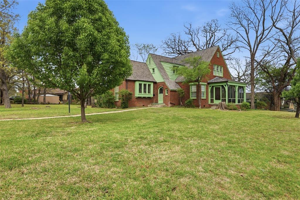 S Highland St, Ada, OK 74820