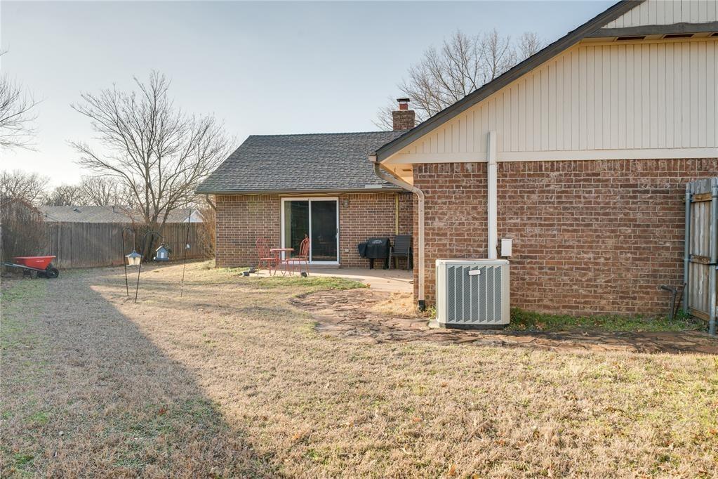 W Washington Cir, Tecumseh, OK 74873