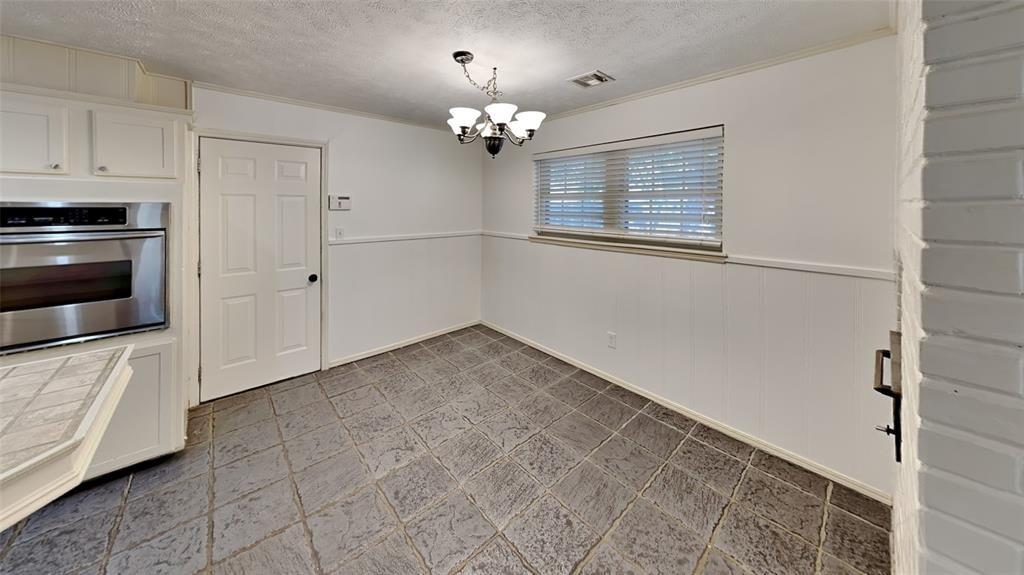 Lakeside Dr, Village, OK 73120