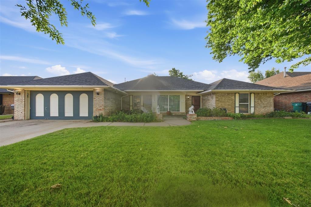 Durham Dr, Oklahoma City, OK 73162