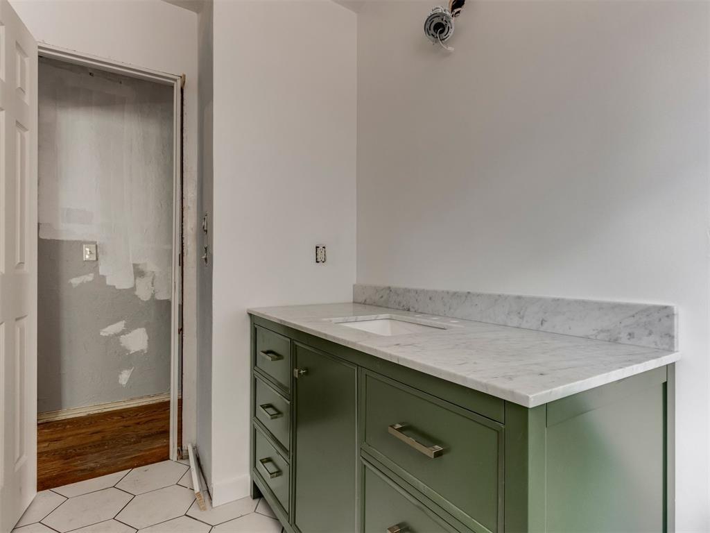 Erin Pl, Oklahoma City, OK 73120