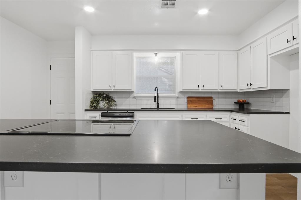 W Minnesota Ave, Chickasha, OK 73018