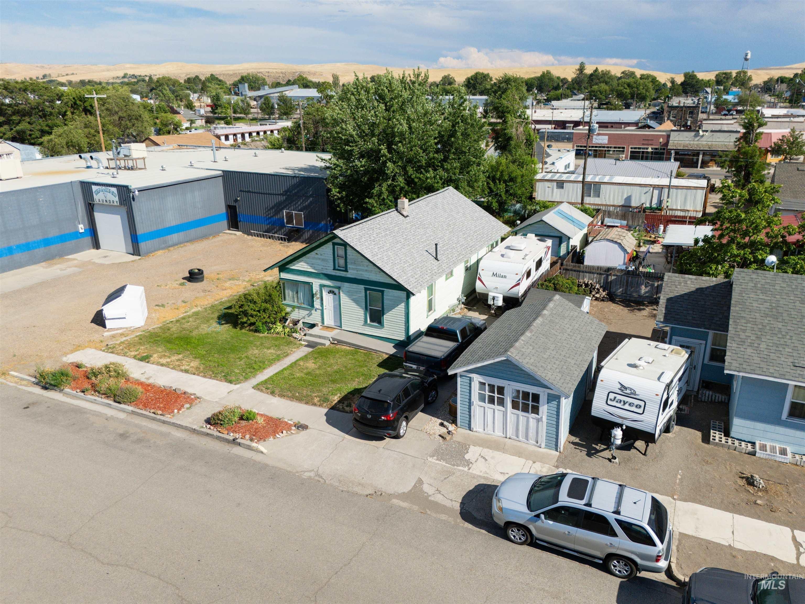 E 2nd Ave, Glenns Ferry, ID 83623