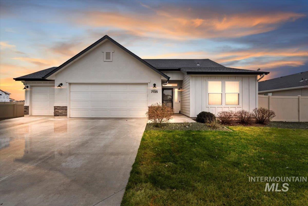 E Flyway St, Nampa, ID 83687