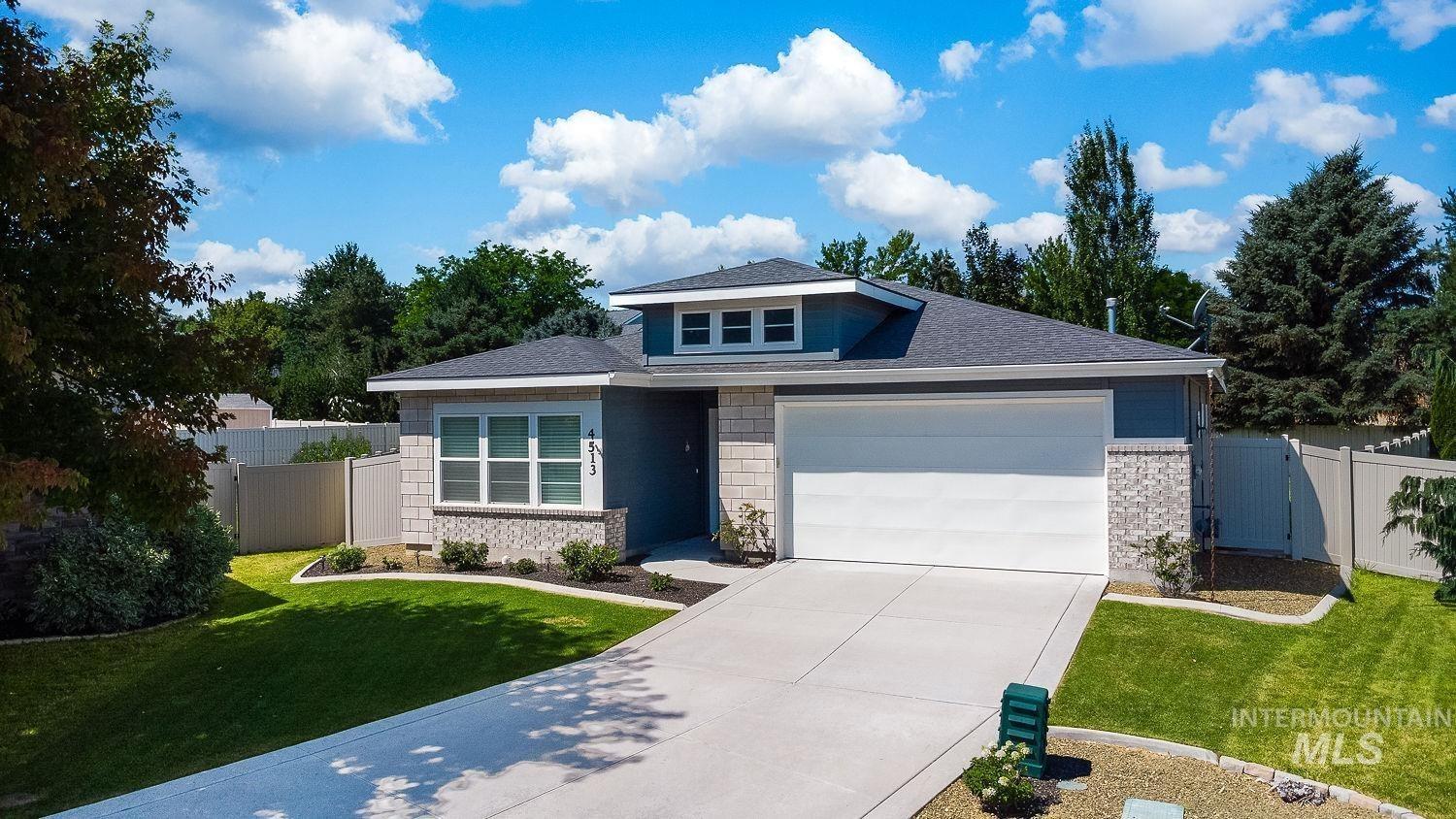 S Dazzle Ave, Meridian, ID 83642