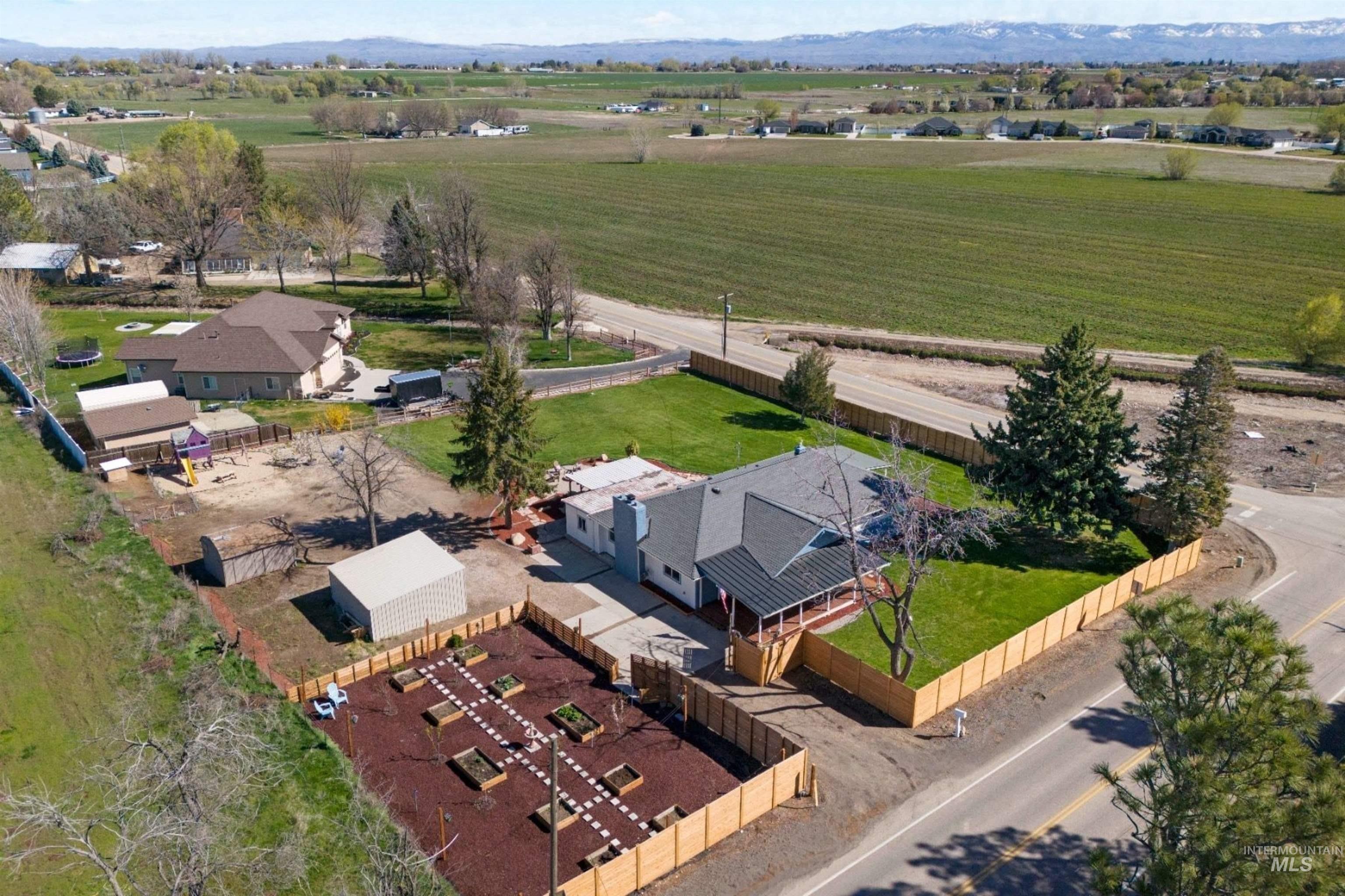 E Victory Rd, Nampa, ID 83687