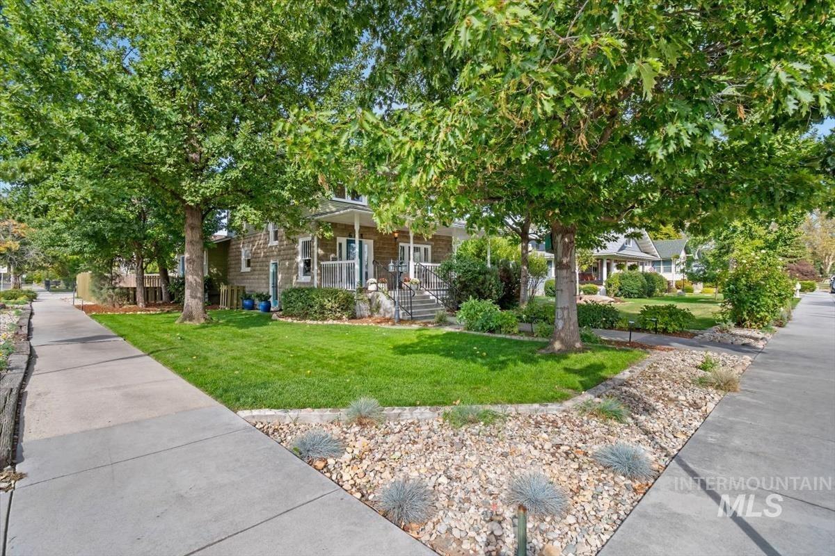 E 1st St, Emmett, ID 83617