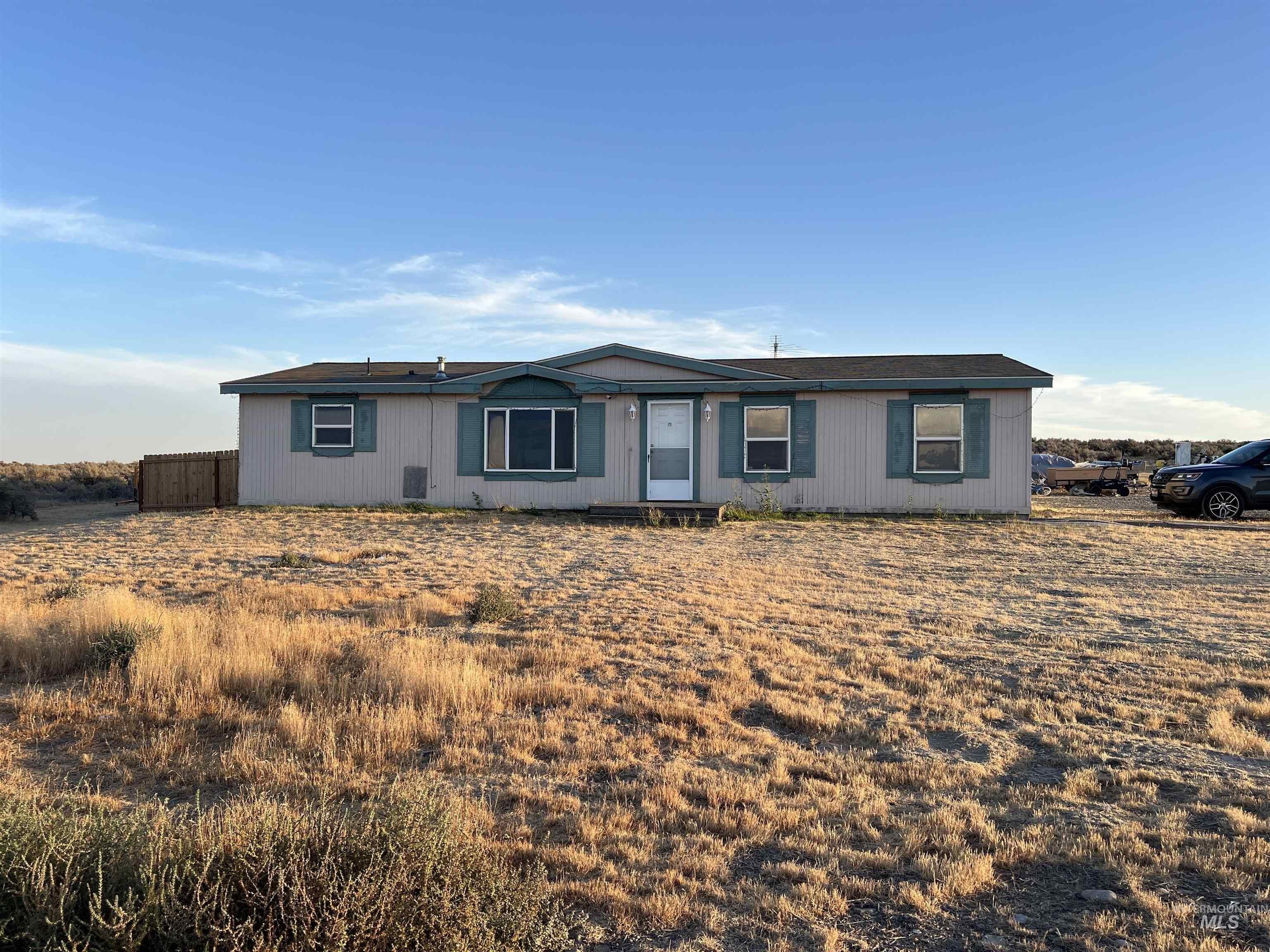 Sw Midnight Blue Way, Mountain Home, ID 83647