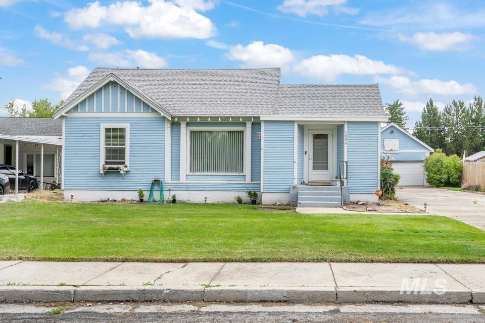 E 1st St, Emmett, ID 83617