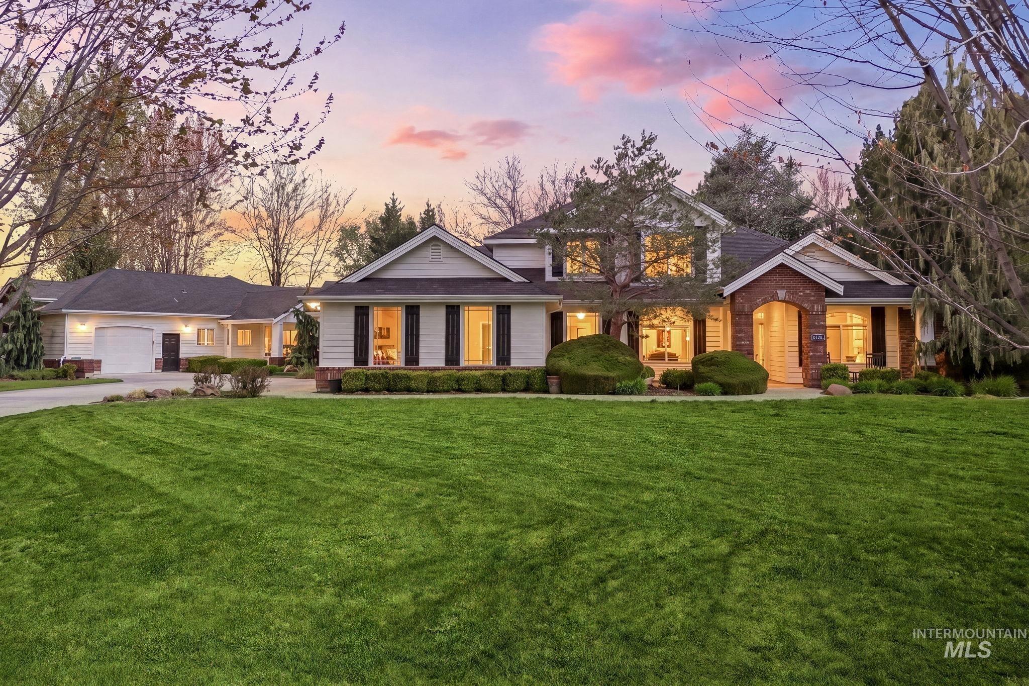 W Champagne Ct, Eagle, ID 83616