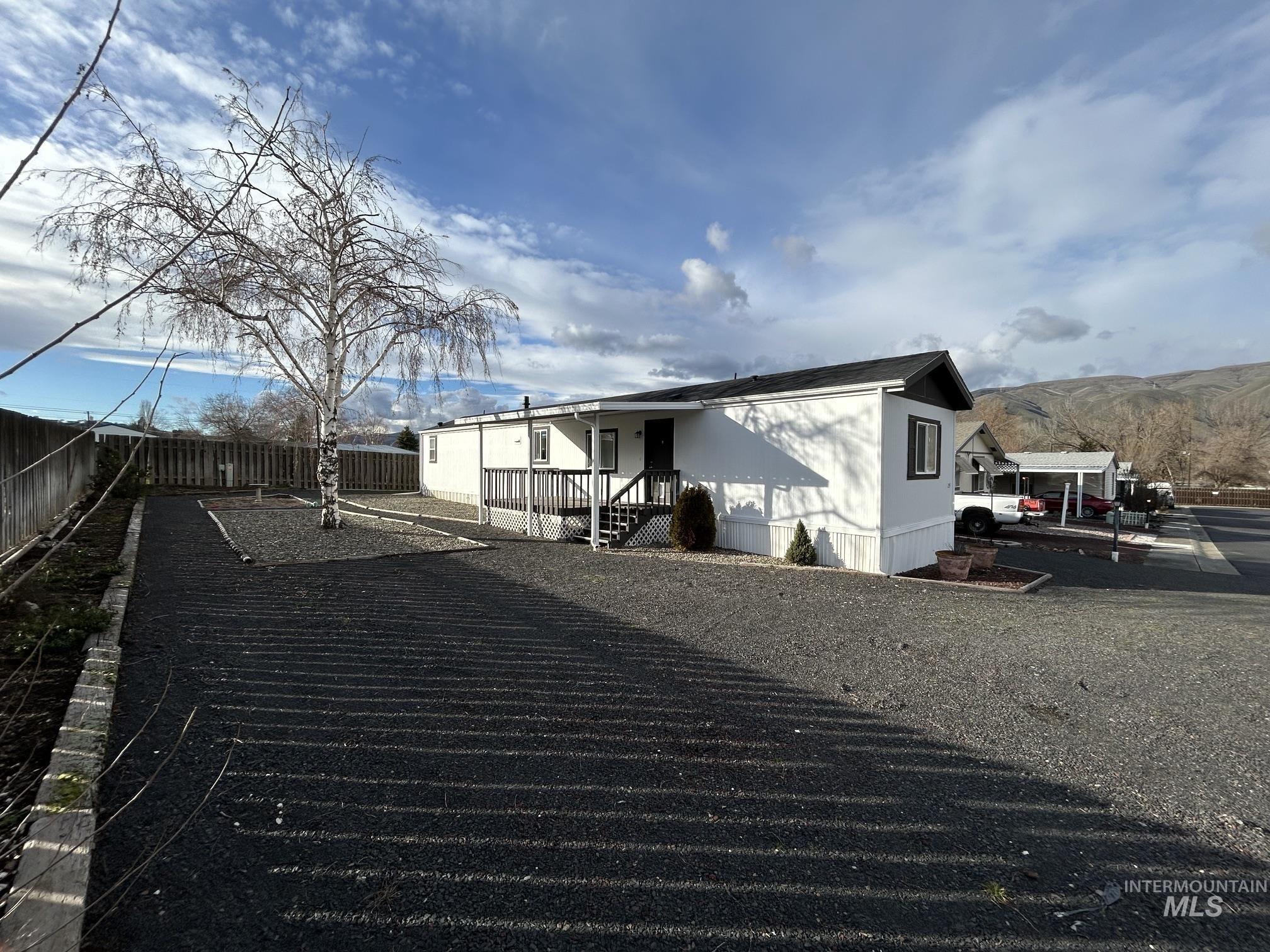 Chestnut St Trlr 29, Clarkston, WA 99403
