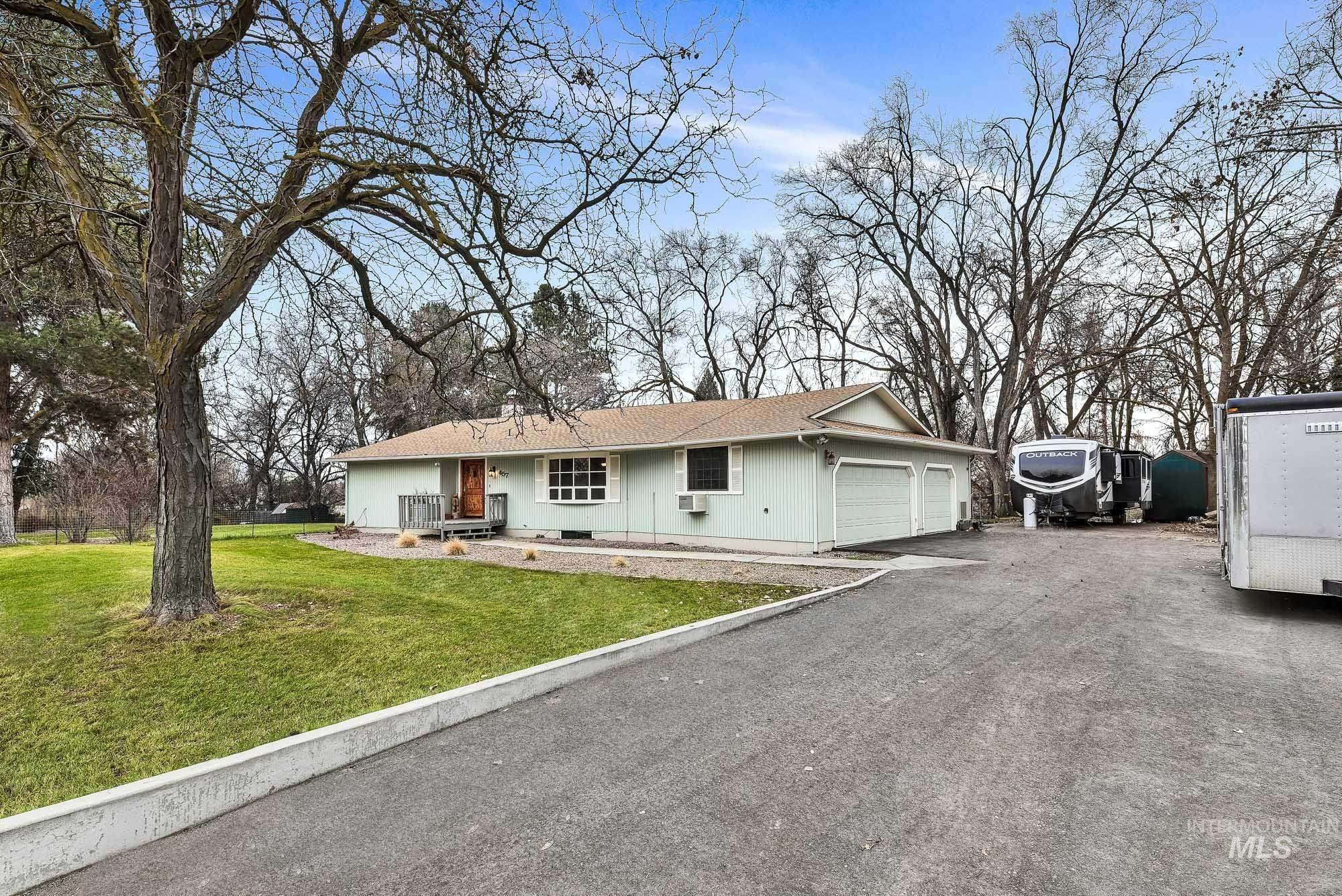 E Beacon Light Rd, Eagle, ID 83616
