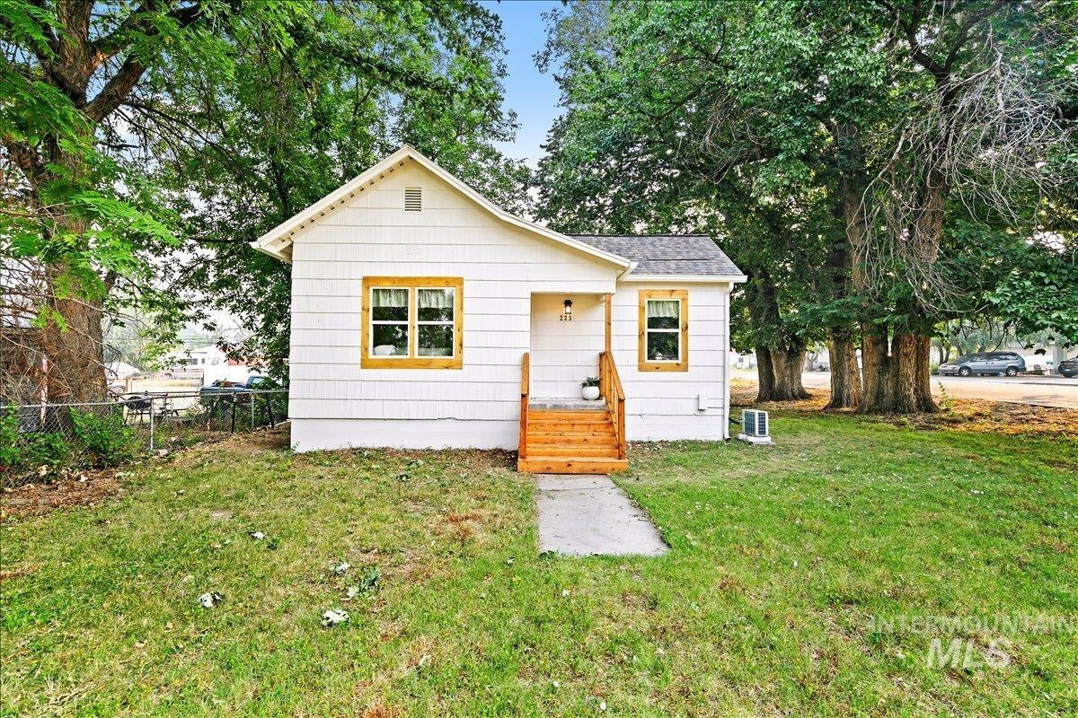 E Chicago St, Caldwell, ID 83605