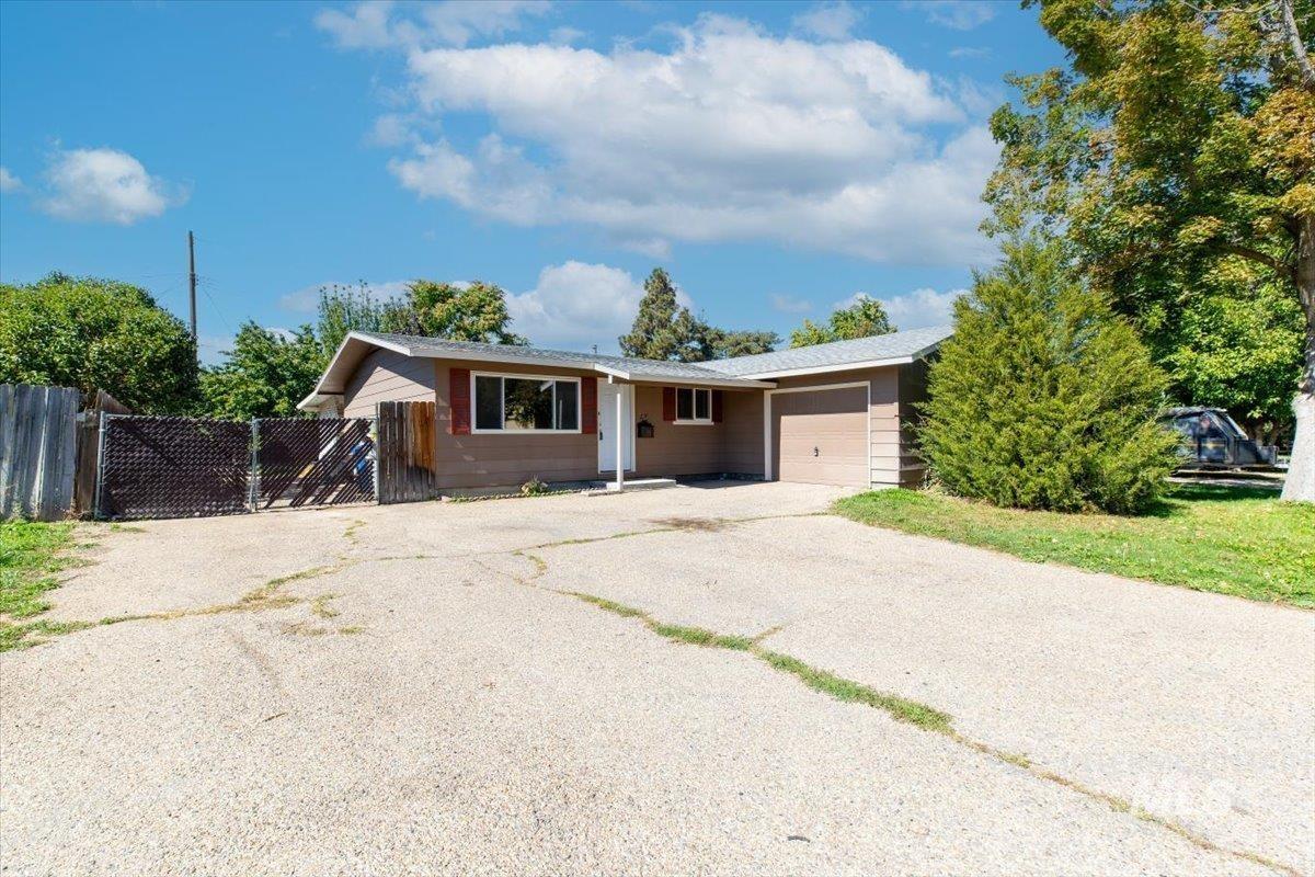S Westwood St, Nampa, ID 83651