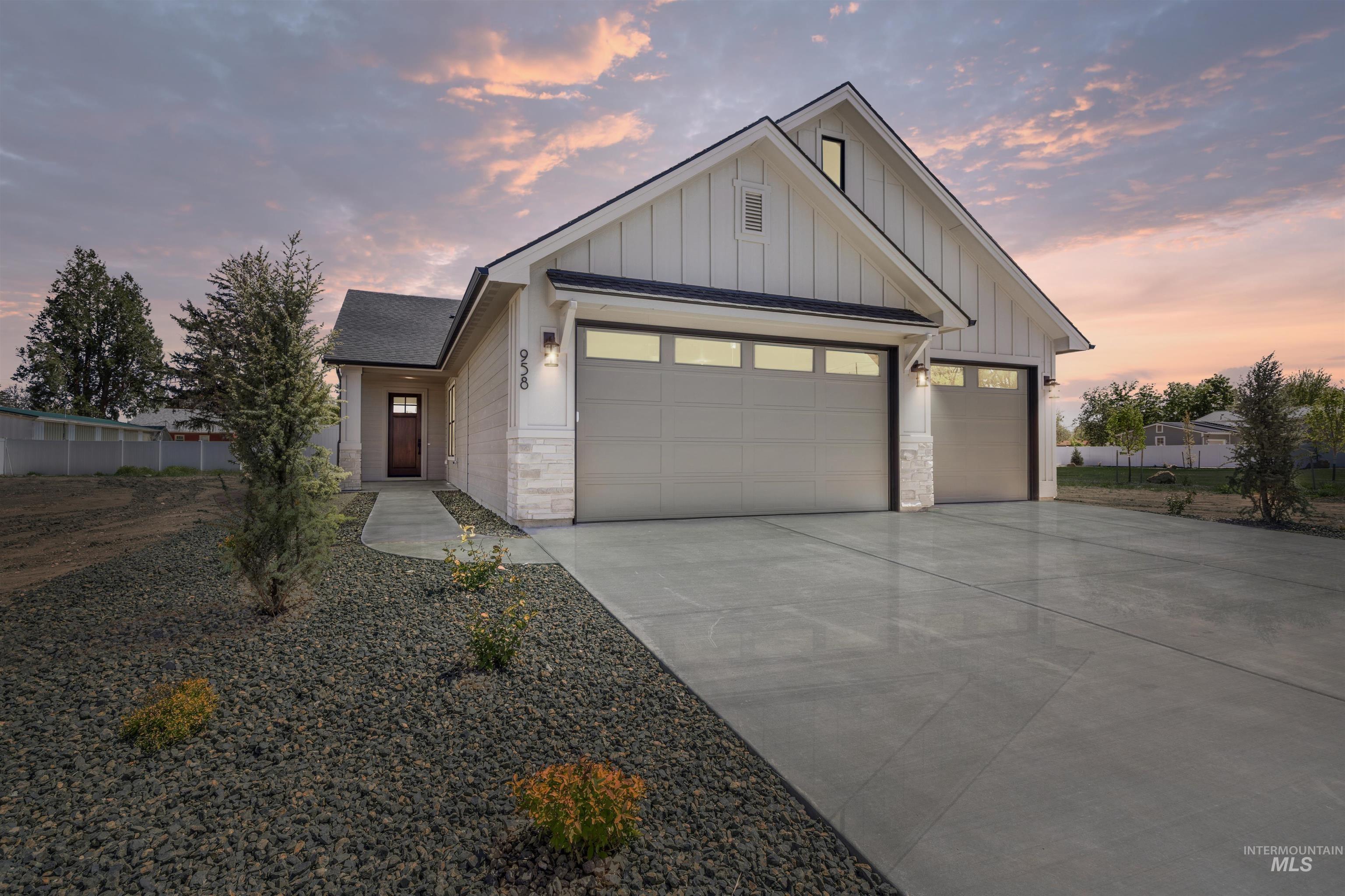 S Almond St, Nampa, ID 83686