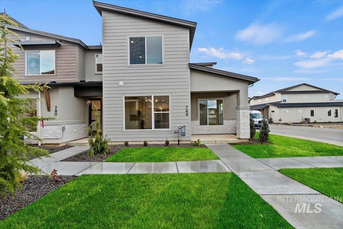 S Calhoun Ln, Star, ID 83669