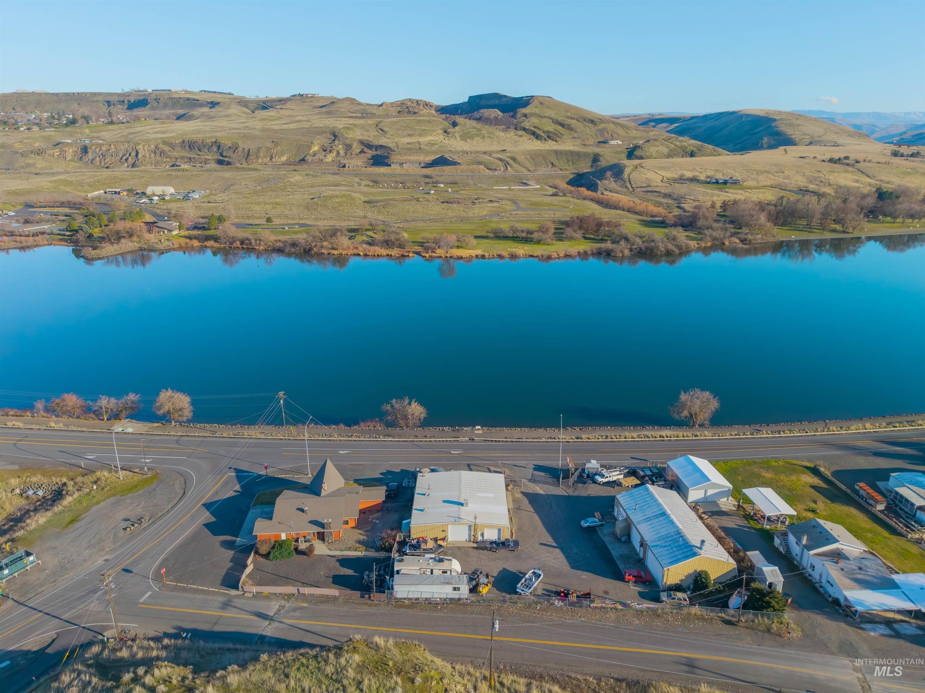 Riverside Dr, Clarkston, WA 99403