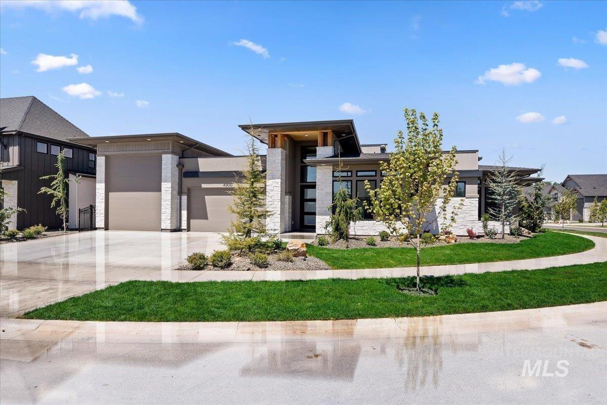W Braveheart St, Eagle, ID 83616