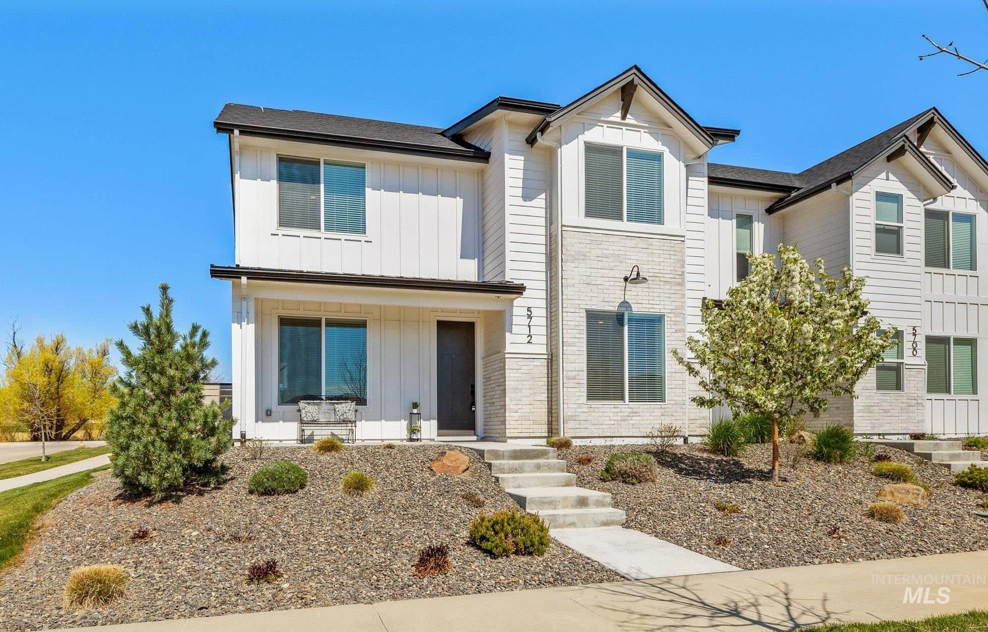 W Elk Trail St, Garden City, ID 83714