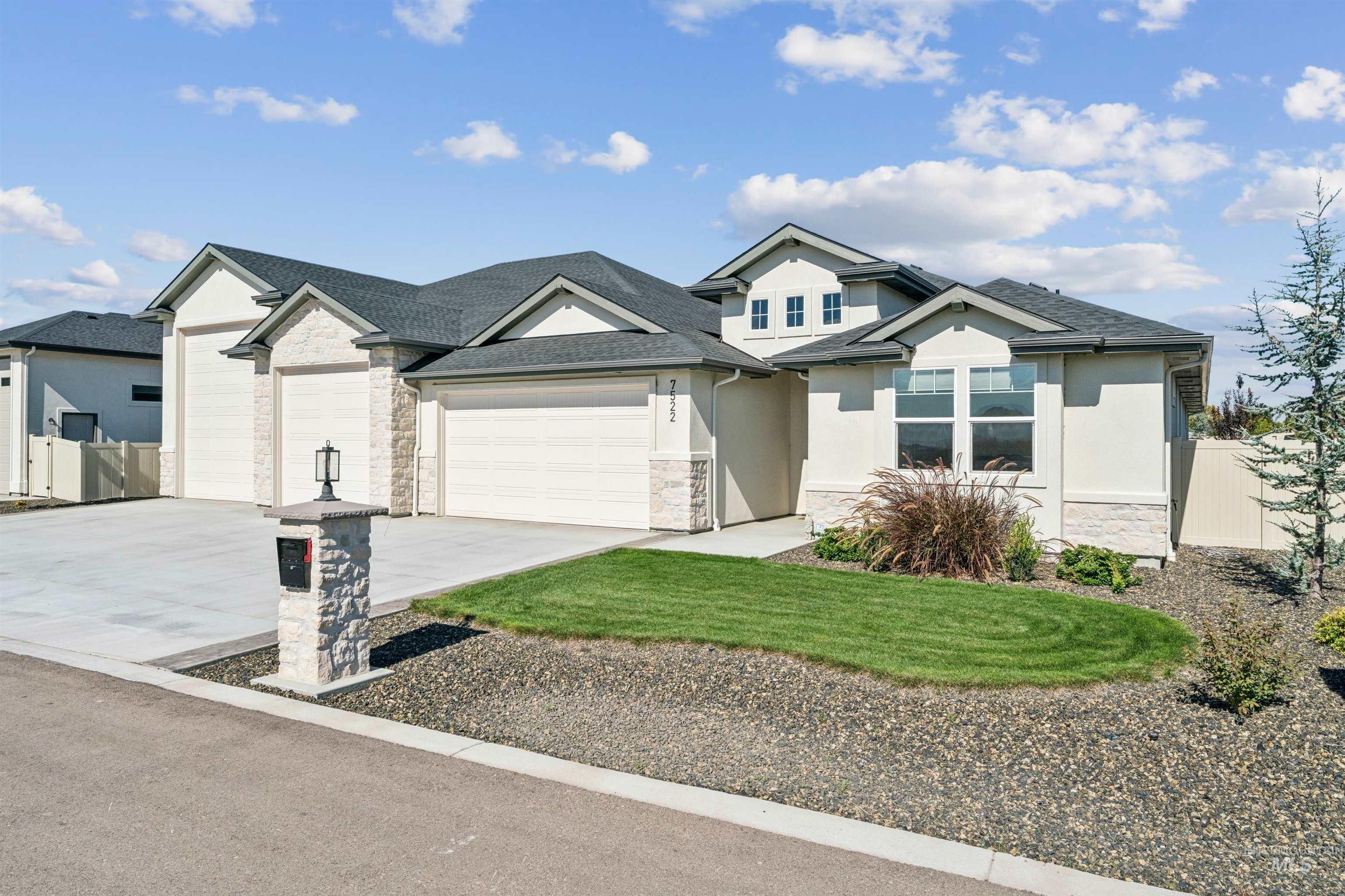 E Newcastle Dr, Nampa, ID 83687