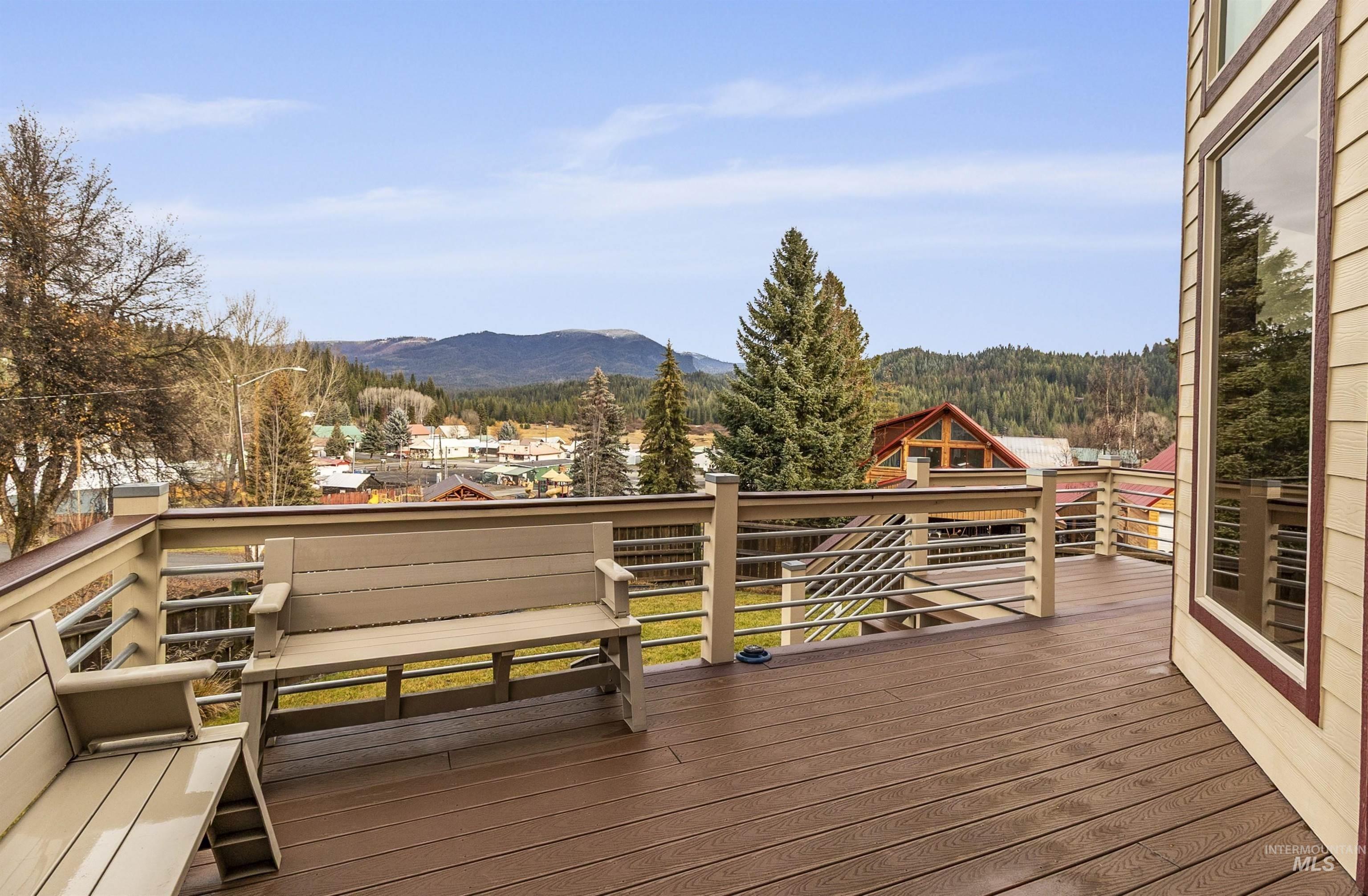 S 2nd St, Elk River, ID 83827