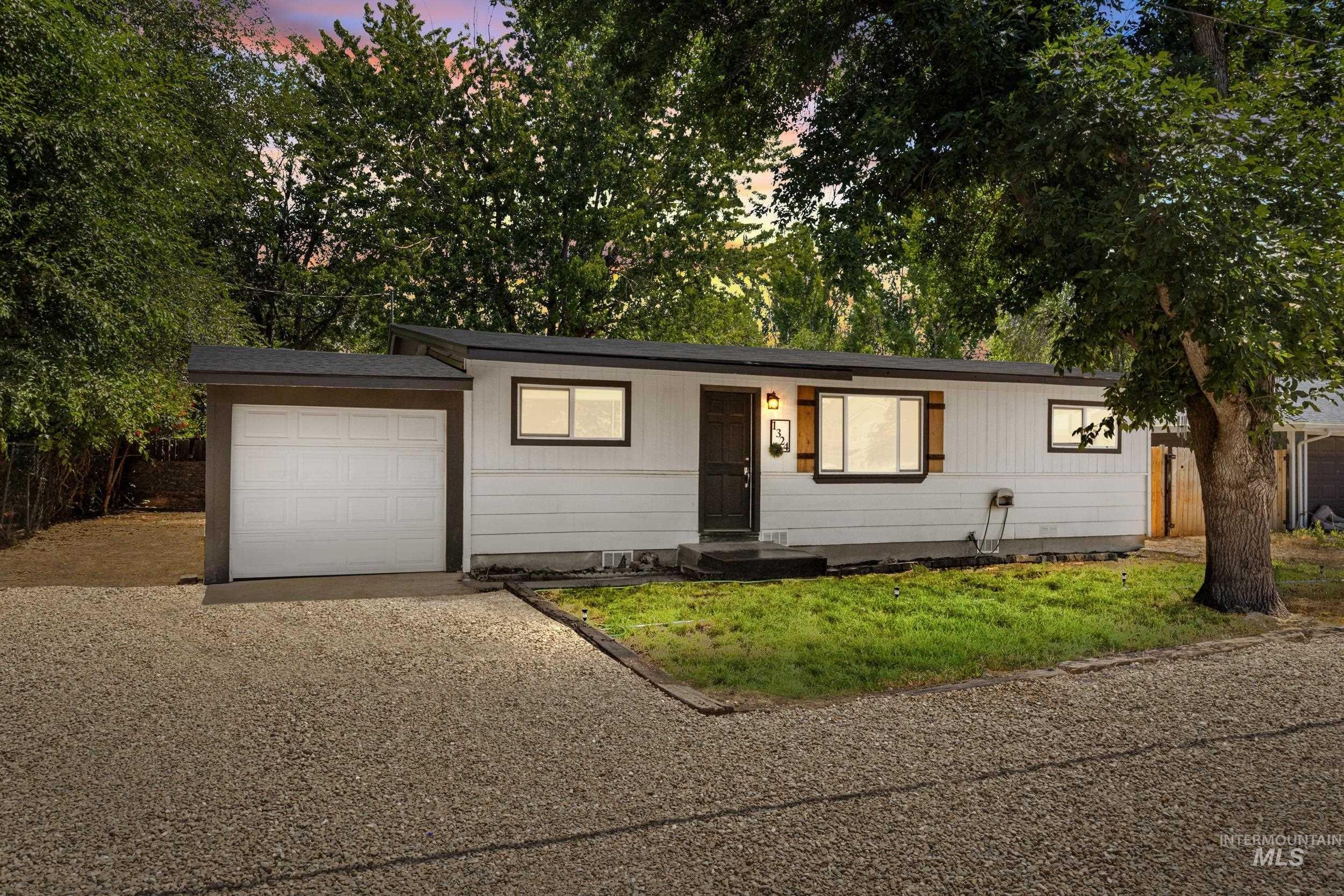 N Bonneville St, Nampa, ID 83651