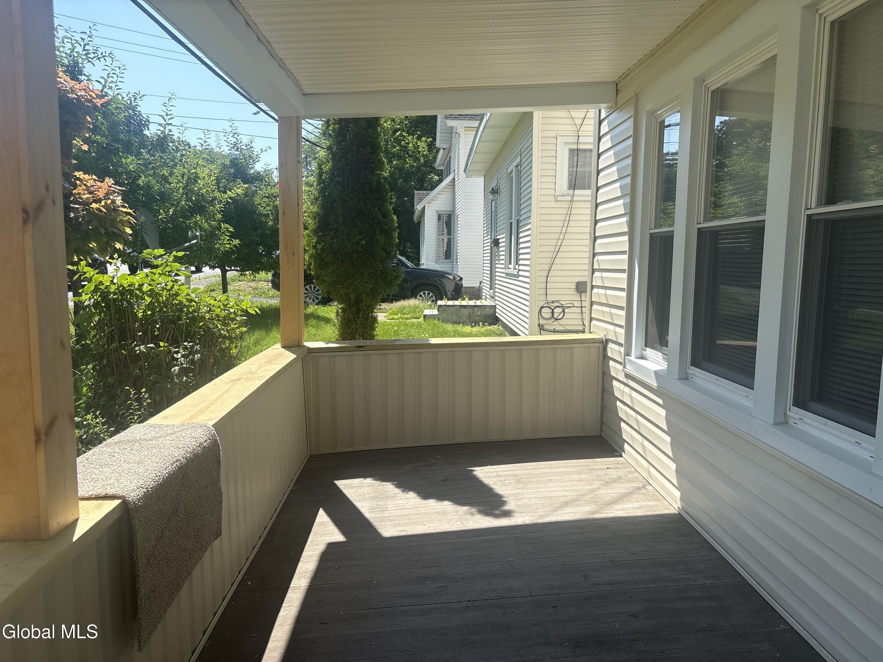 Kenwood Ave, Delmar, NY 12054