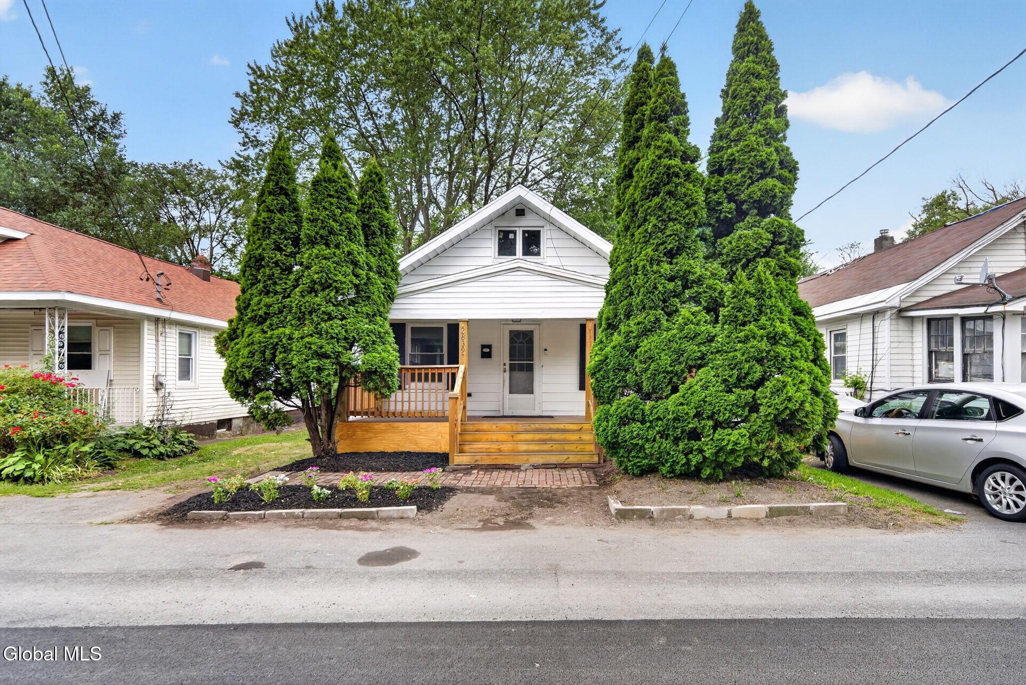 Broadway, Schenectady, NY 12306
