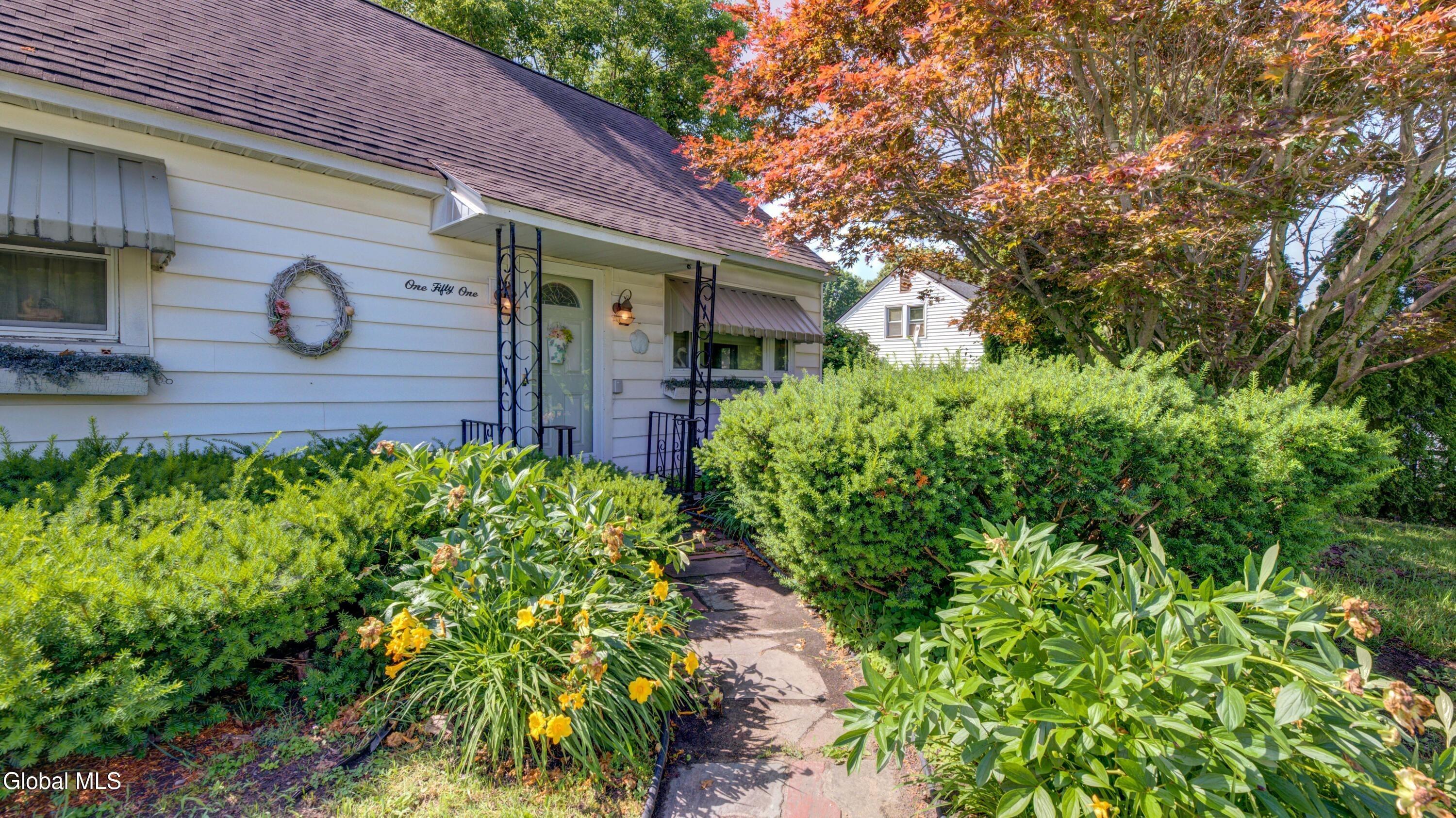 S Kingsboro Ave, Gloversville, NY 12078