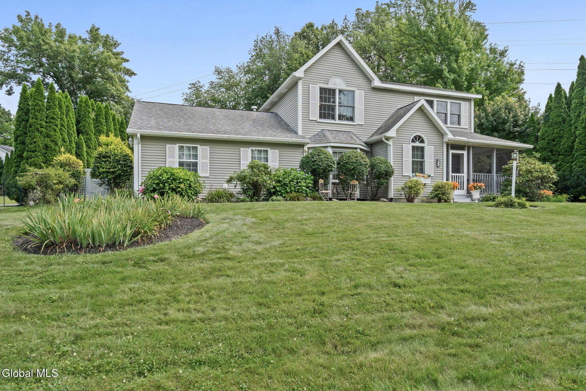 Dunwoodie Rd, Glenmont, NY 12077