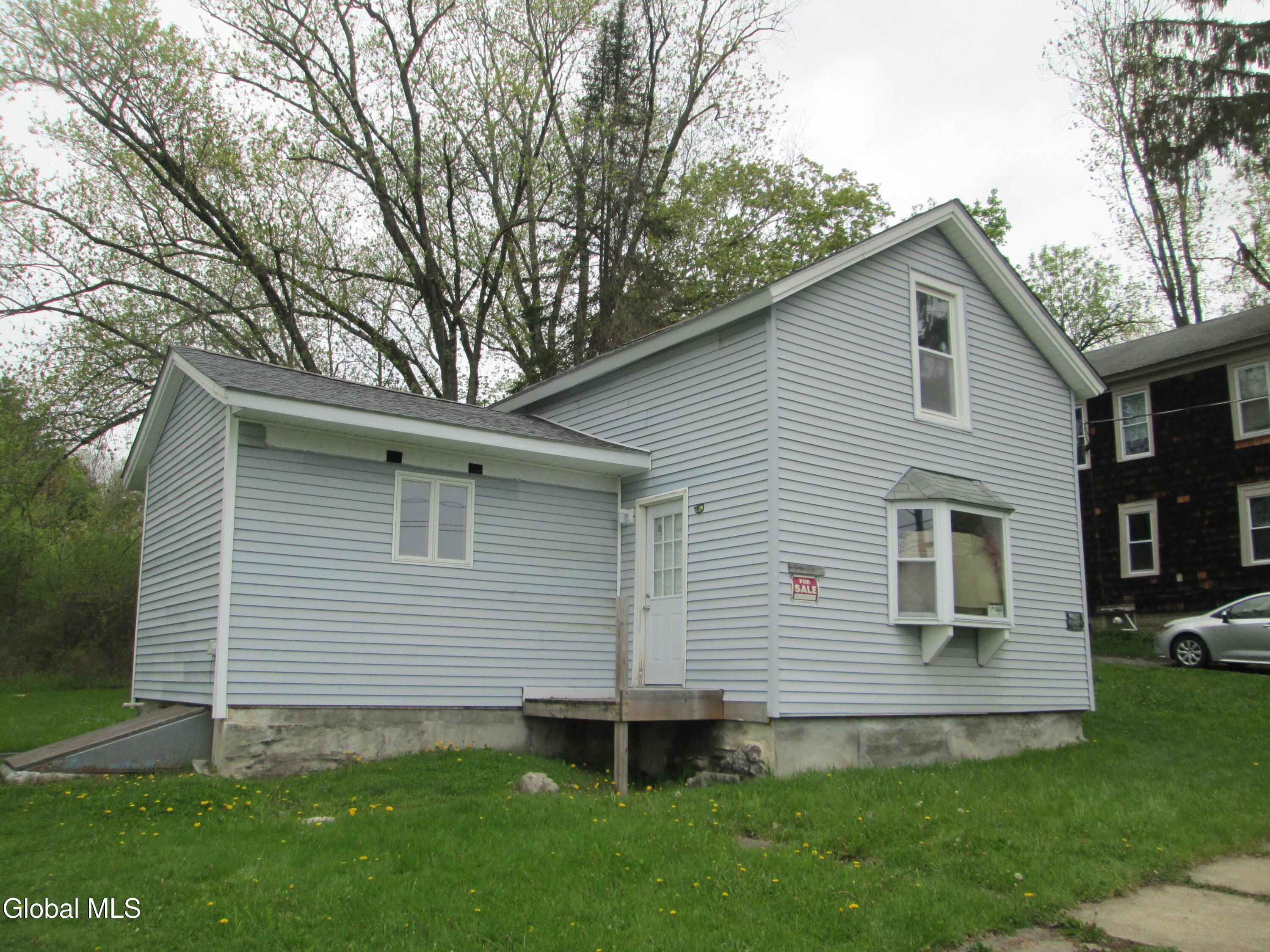 Wilson St, Gloversville, NY 12078