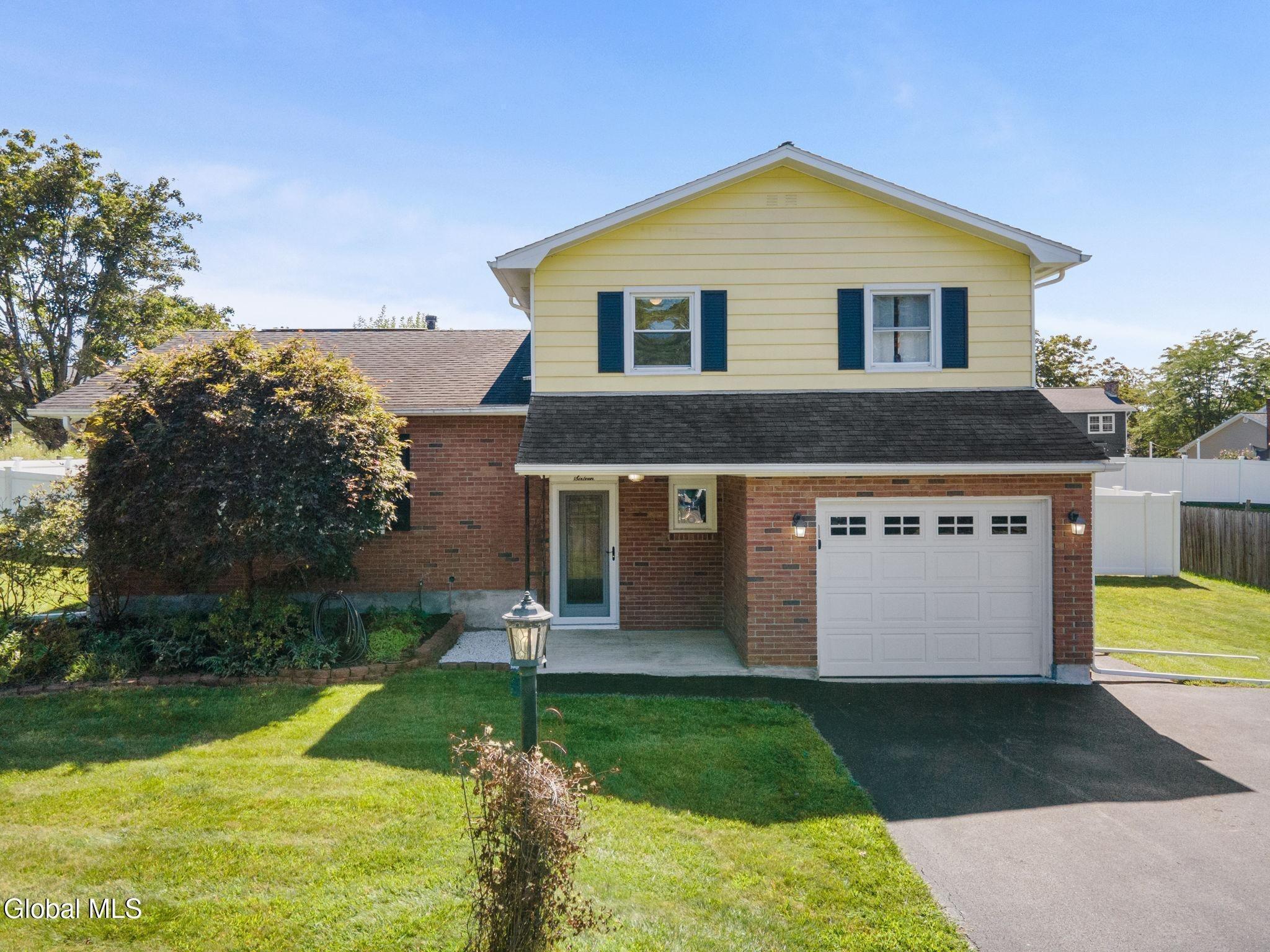 Sherbrook Dr, Selkirk, NY 12158
