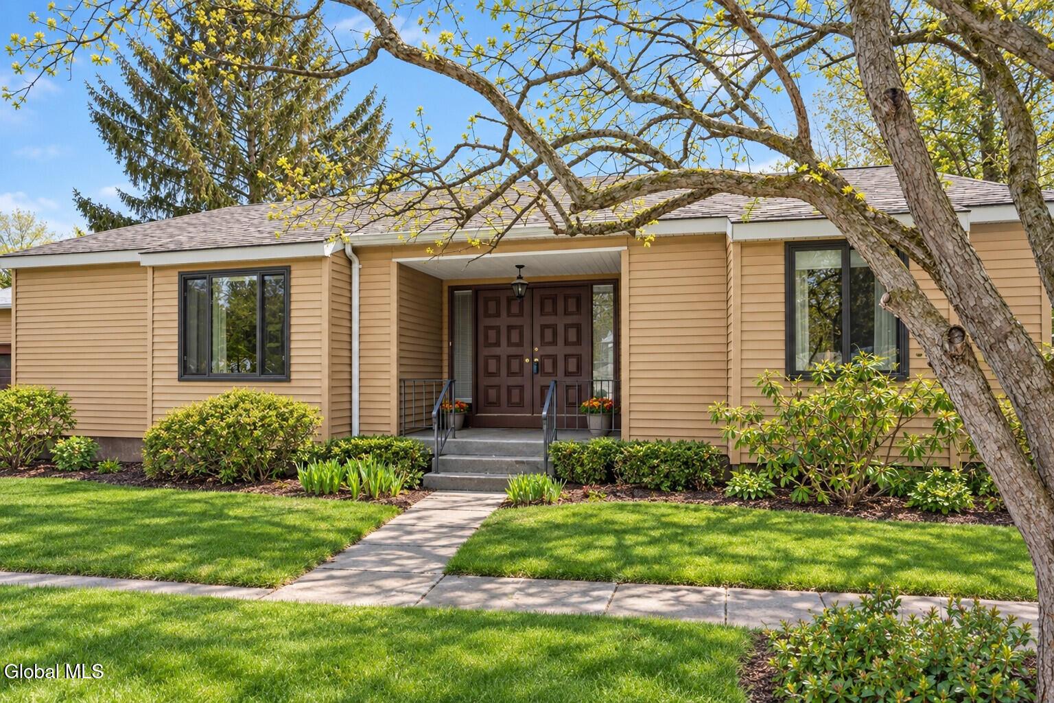 Loudonwood E, Albany, NY 12211