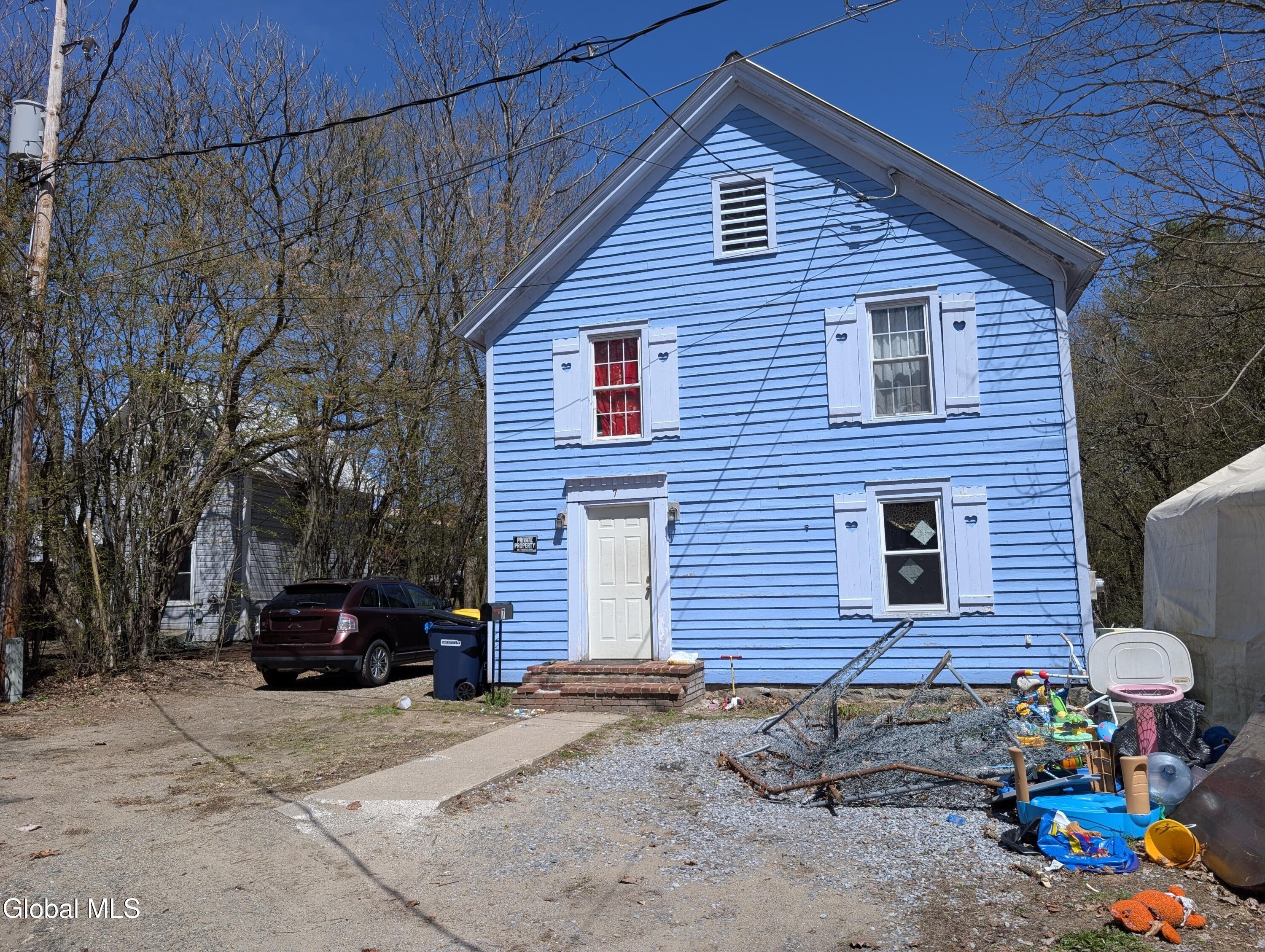 Prosser Cir, Warrensburg, NY 12885