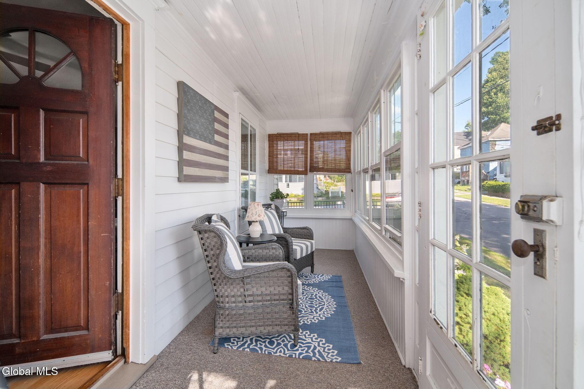Vanwyck St, Gloversville, NY 12078