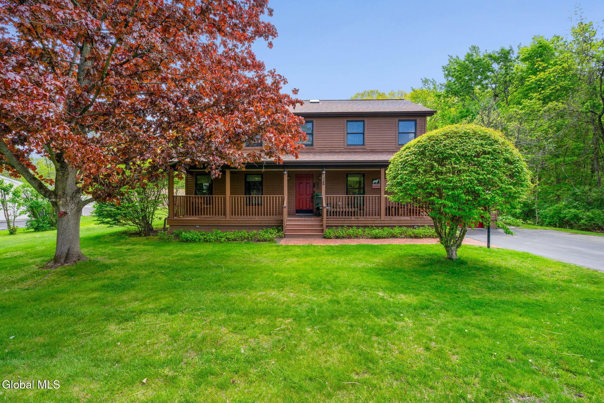 Island View Rd, Cohoes, NY 12047