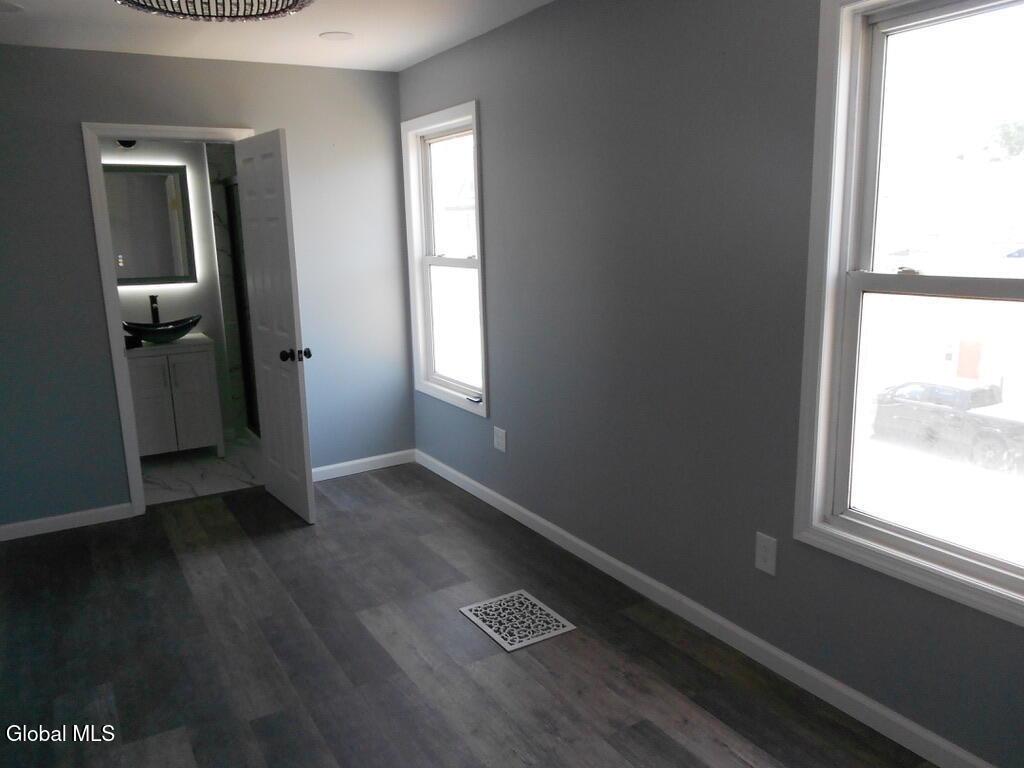 Becker St, Schenectady, NY 12304