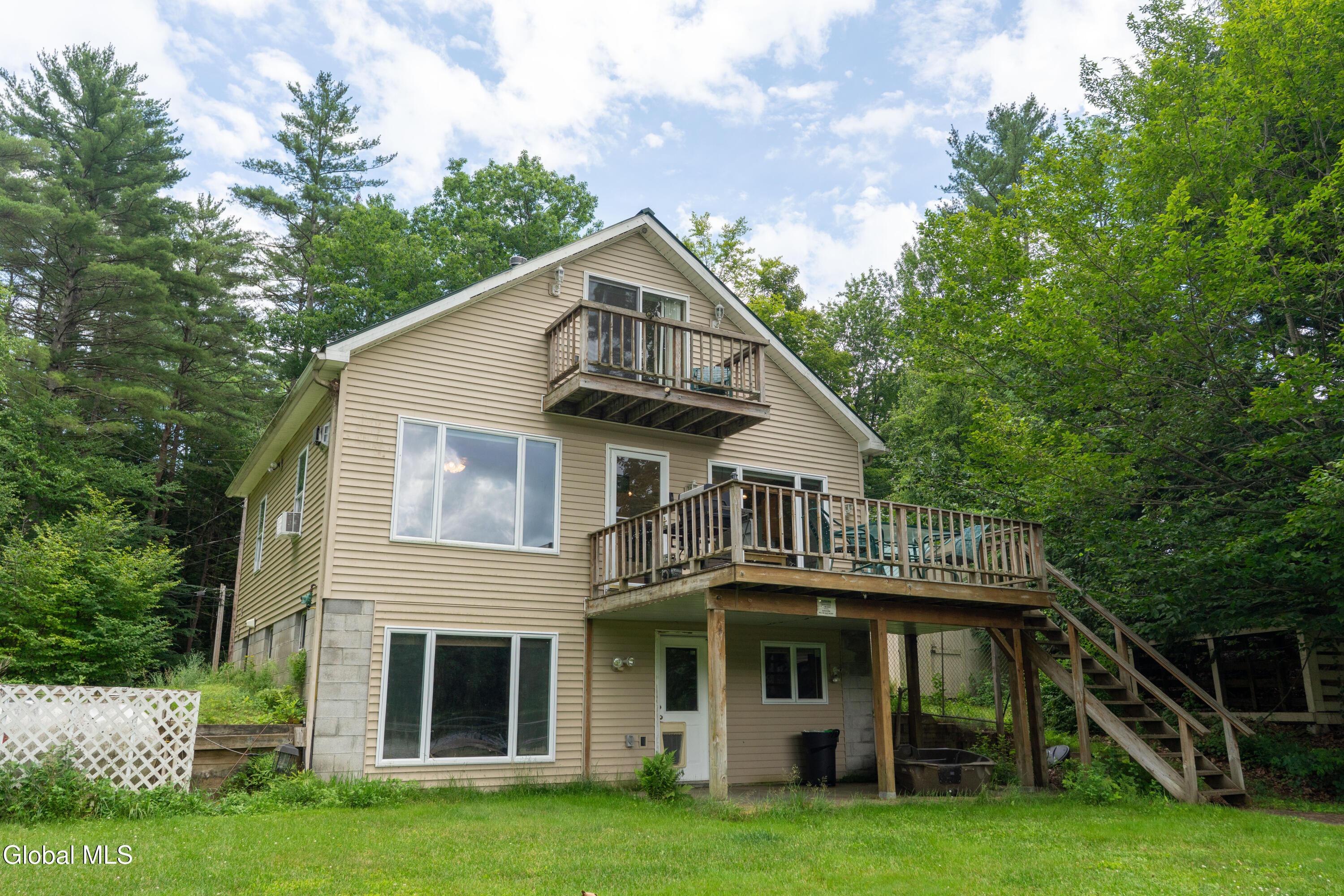 Birch Ct, Corinth, NY 12822