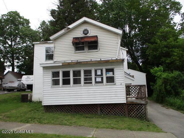 Chestnut St, Gloversville, NY 12078